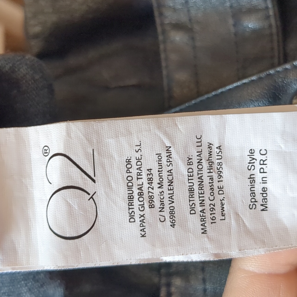 Q2 Collection Vinyl Shorts - Picture 7 of 8
